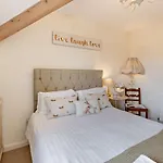 2 Bed In Oc-73544 Дом отдыха Грейндж-овер-Сандс